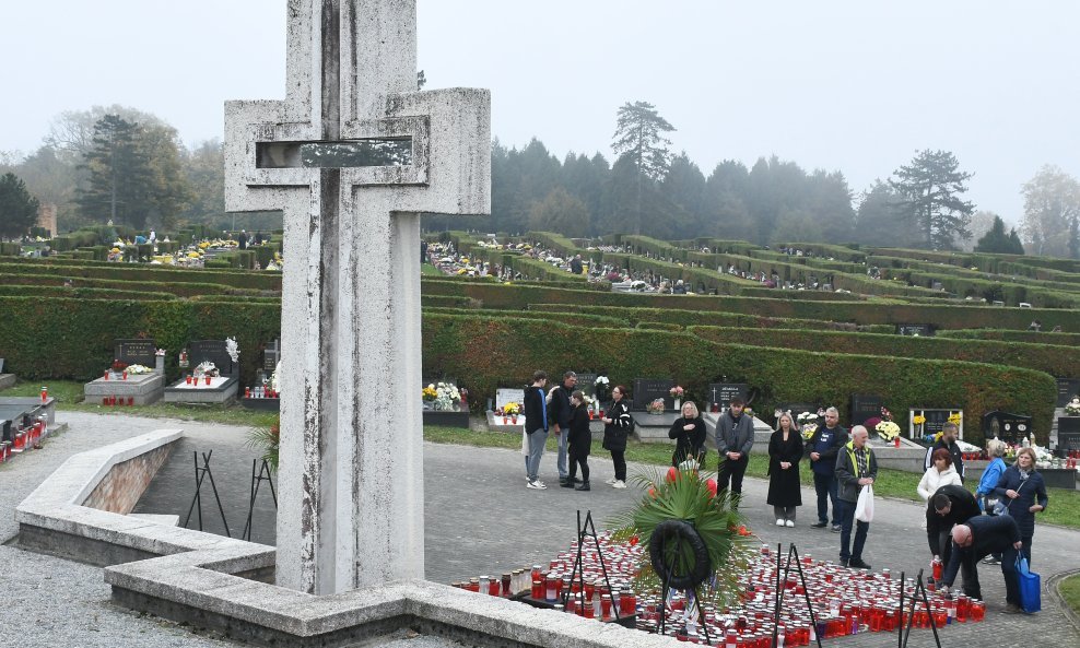 Groblje Sisak (ilustracija)