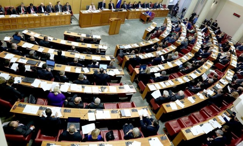 Predsjednik Hrvatskog sabora Gordan Jandroković zastupnicima je najavio novi raspored sjedenja