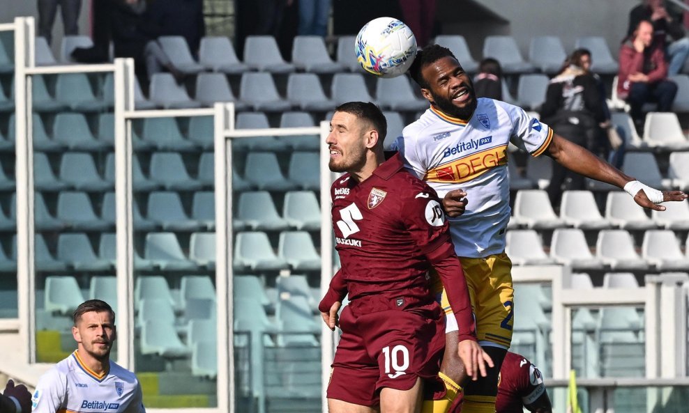 Nikola Vlašić vs. Ylber Ramadani