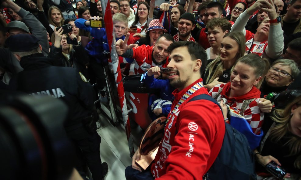 Doček rukometaša u Zračnoj luci Franjo Tuđman