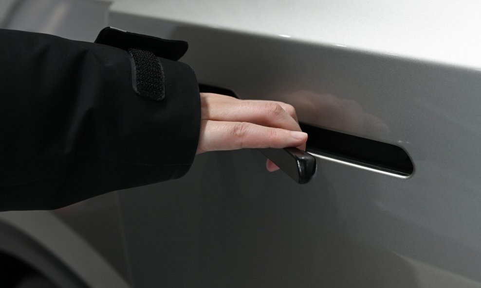 Kina zabranjuje skrivene ručke na vratima automobila