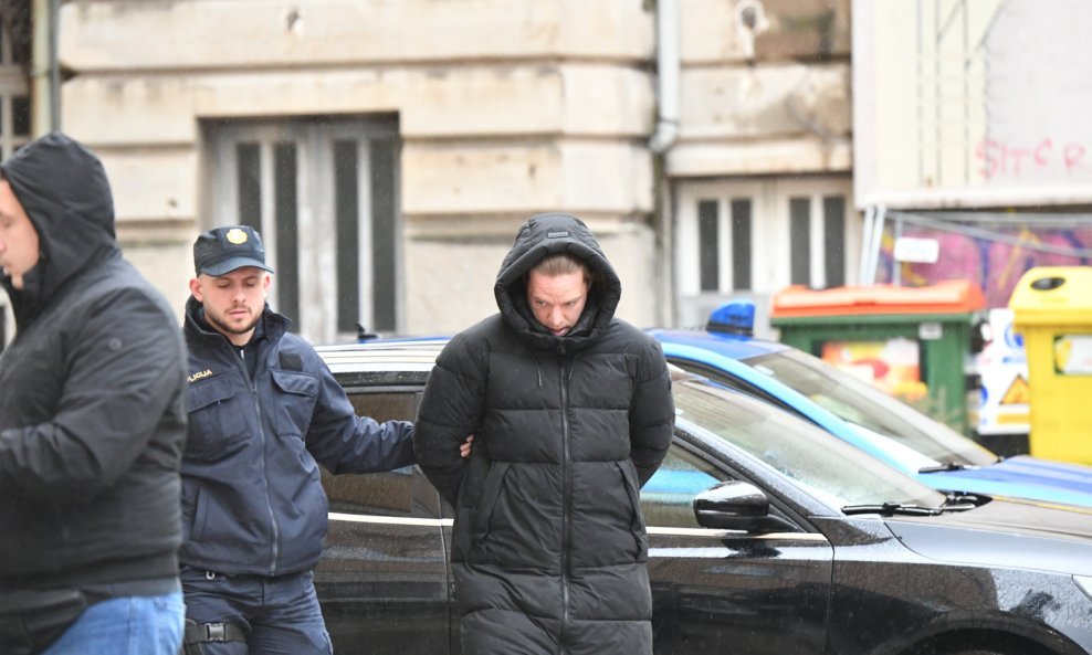 Privođenje osumnjičenih dilera droge u Rijeci