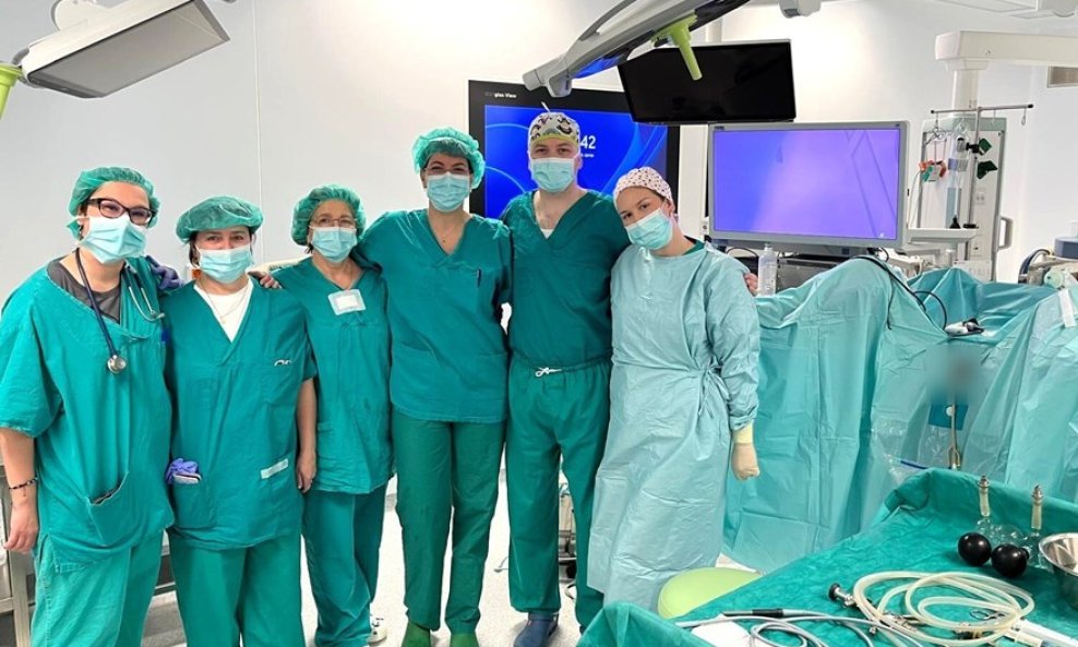 Dijagnostika plavim svjetlom u KBC-u Split