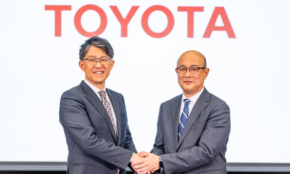 Koji Sato i Kenta Kon (desno)