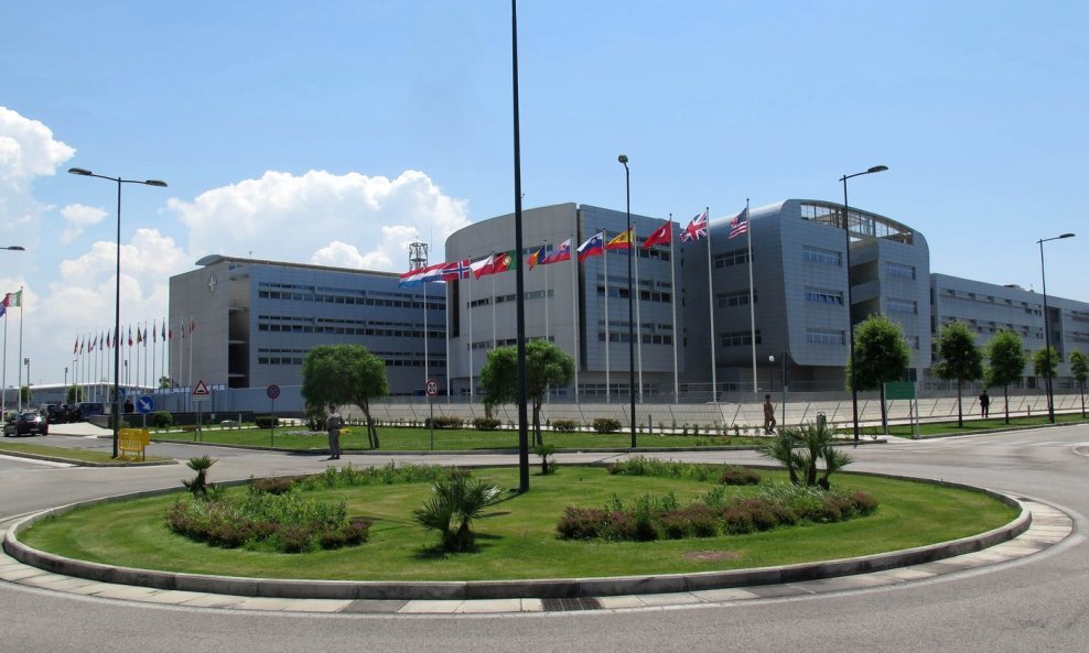 NATO zapovjedništvo u Napulju