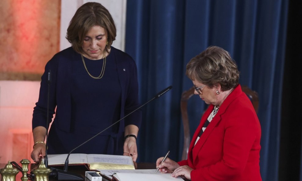 Maria Lucia Amaral (desno) na davanju prisege u lipnju 2025. godine