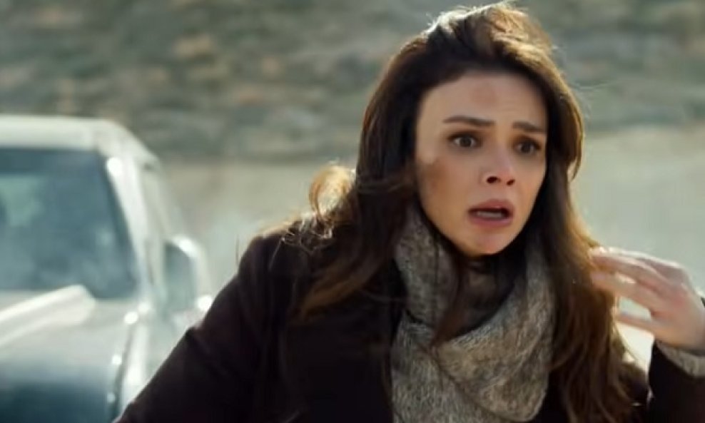 Sinem Unsal u seriji 'Daleki grad'