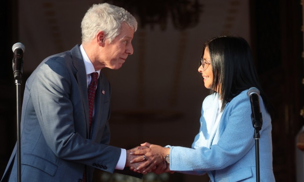 Chris Wright i Delcy Rodriguez