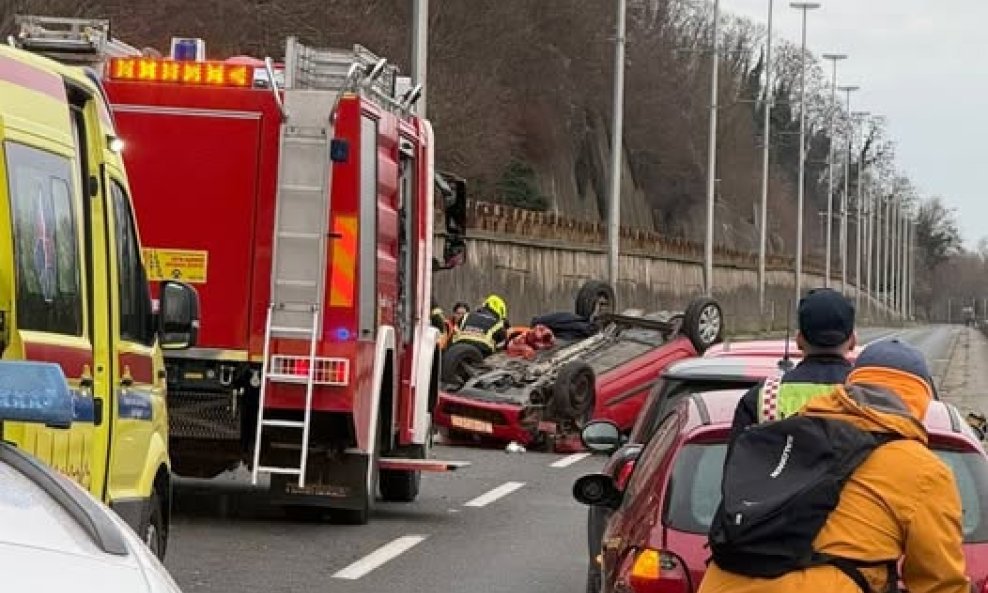 Prometna nesreća na Aleji Bologne
