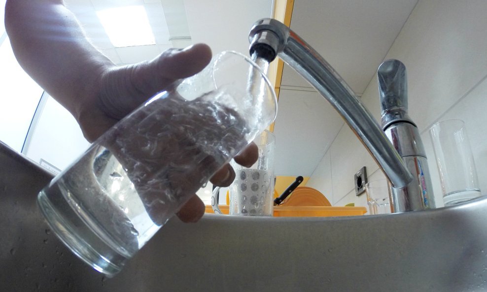 Voda za piće - ilustracija