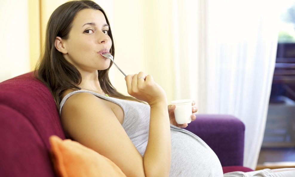 žena trudnoća hrana