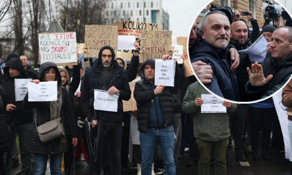 Prosvjed u Sarajevu i vozač tramvaja (u krugu)