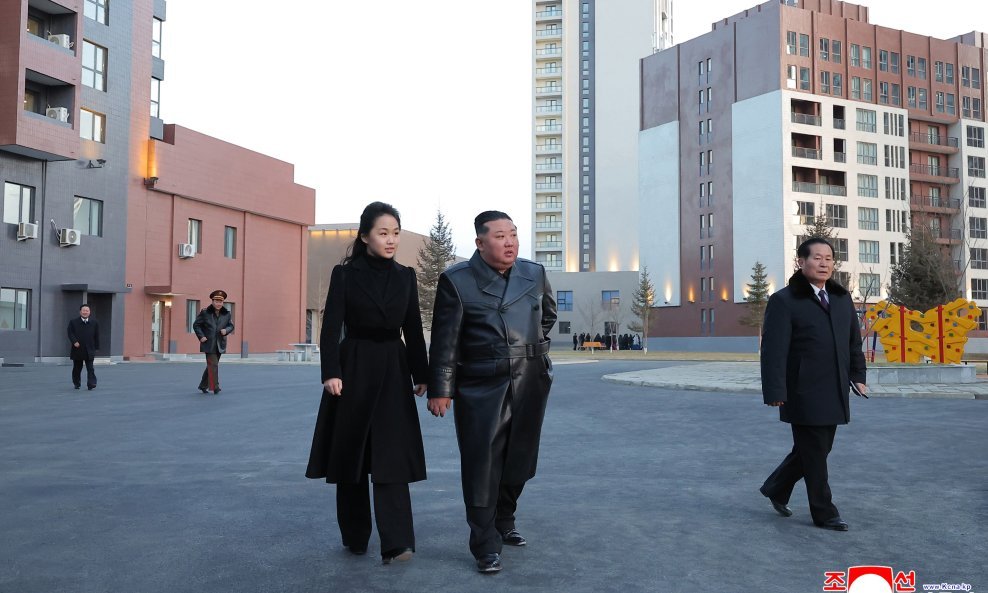 Kim Jong Un i Kim Ju Ae
