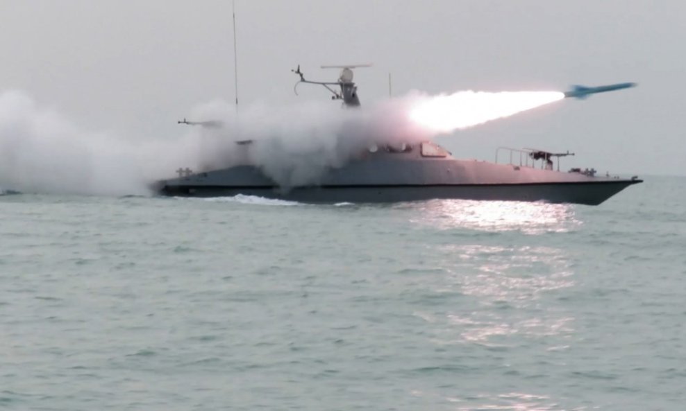 Iranski Korpus islamske revolucionarne garde započeo je vojnu vježbu u Hormuškom tjesnacu