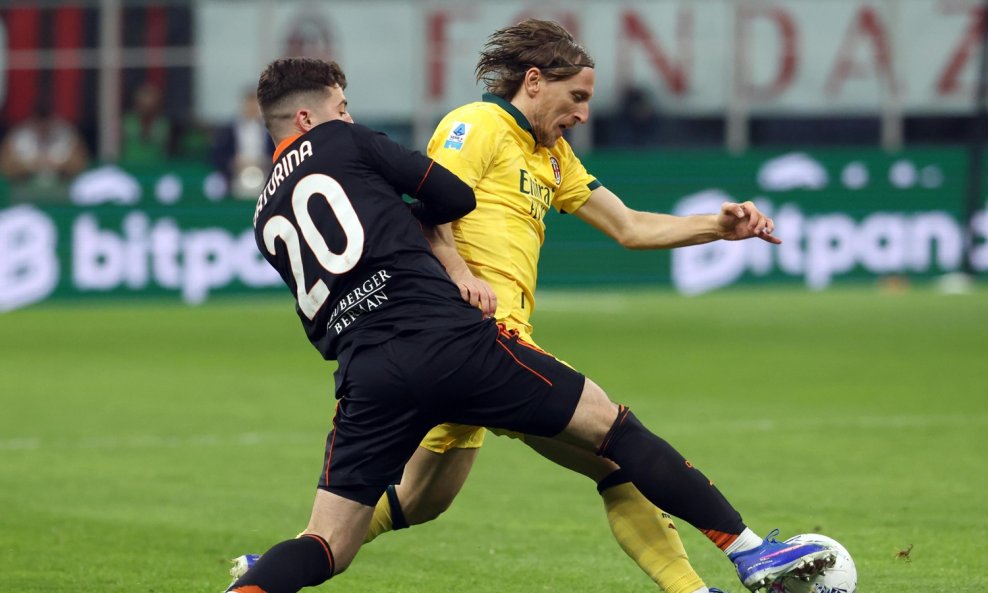 Luka Modrić vs. Martin Baturina
