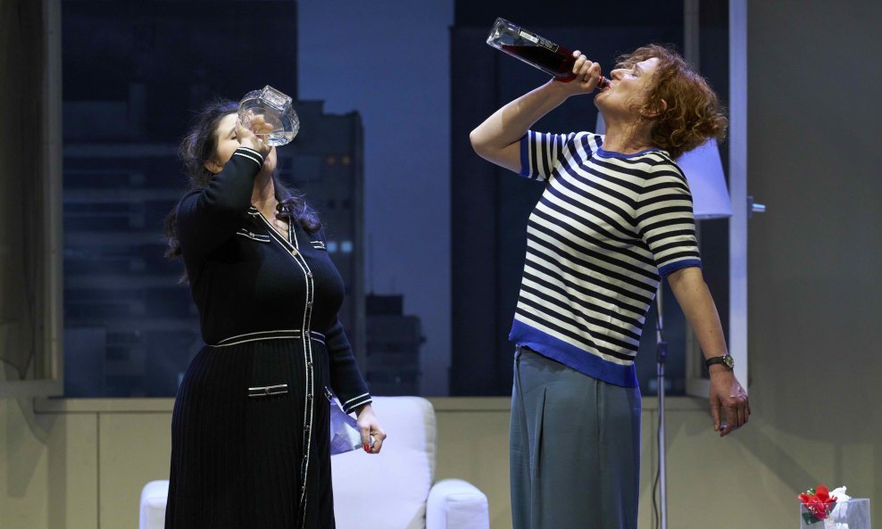 Drama je svjesno postavljena u točnoodređen, jedan dan, 9. ožujka 2025.