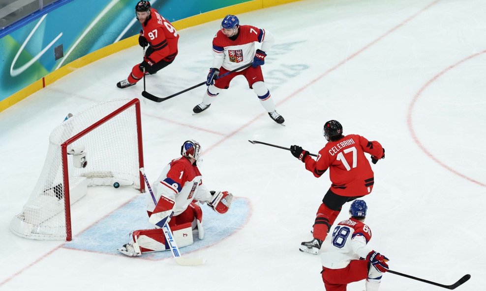 Macklin Celebrini (br. 17)