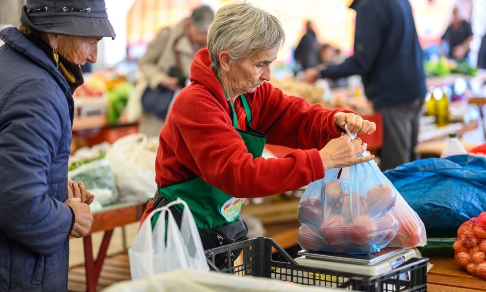 Umirovljenici u pojedinim gradovima će dobiti uskrsnicu - ilustracija