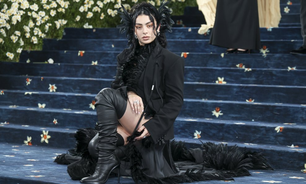 Charli XCX na Met Gali