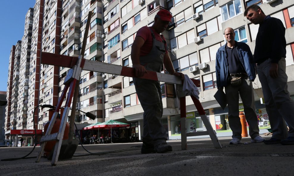 Radovi na platou ispred Mamutice