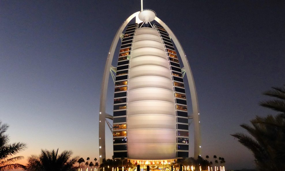 Burj Al Arab, hotel u obliku Jedra