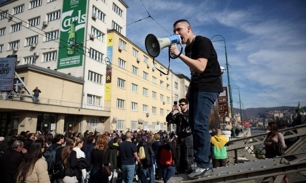 Prosvjed u Sarajevu zbog iskakanja tramvaja iz tračnica