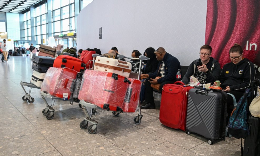 Kaos na Bliskom istoku prelio se na zračne luke diljem svijeta zbog otkazanih letova