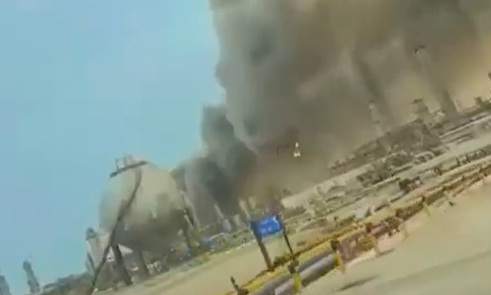 Požar u rafineriji Ras Tanura