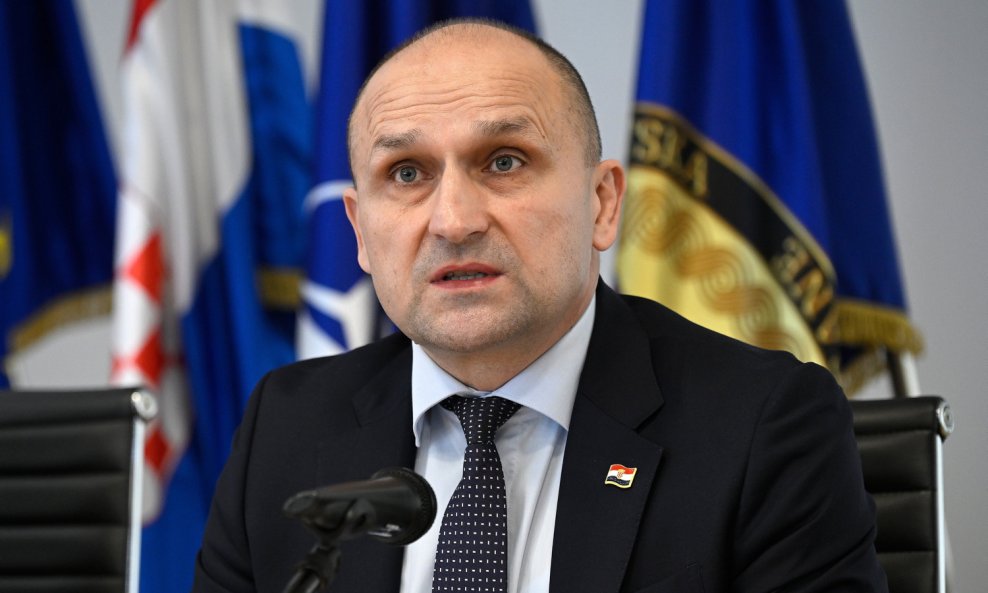 Ivan Anušić upozorio je na ozbiljno naoružavanje Srbije