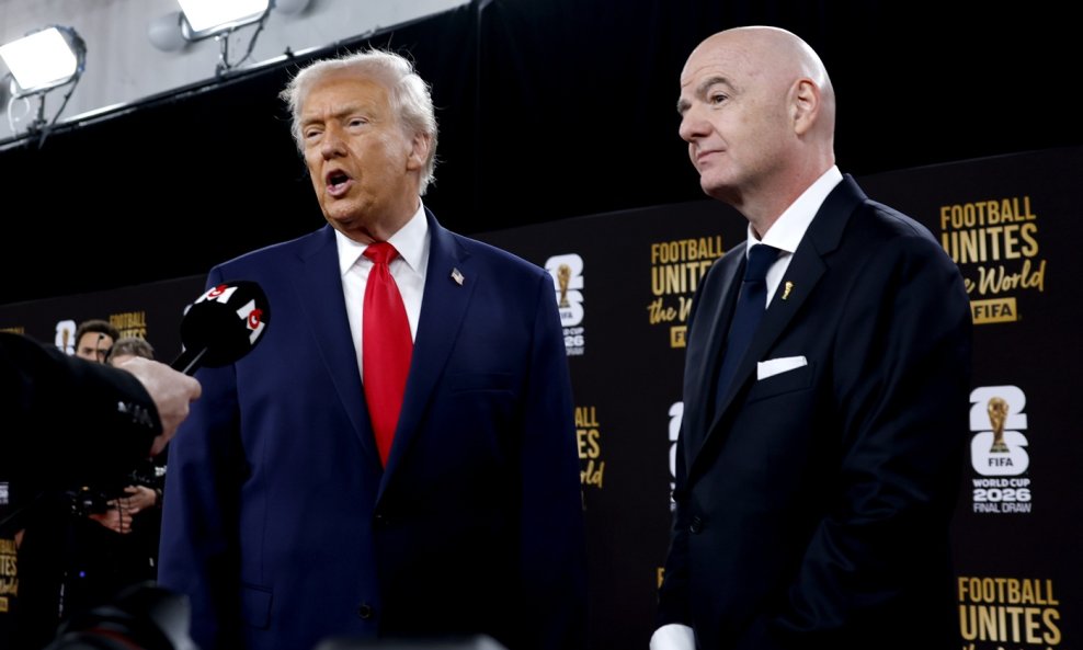 Donald Trump i predsjednik FIFA-e Giovanni Infantino