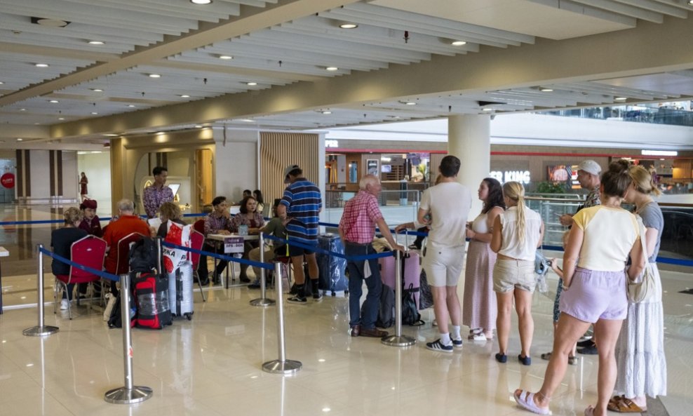 Čekanje na aerodromu