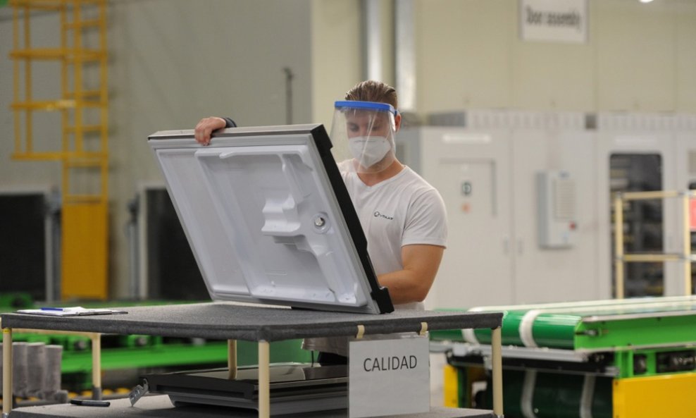 Industrijska proizvodnja - ilustracija