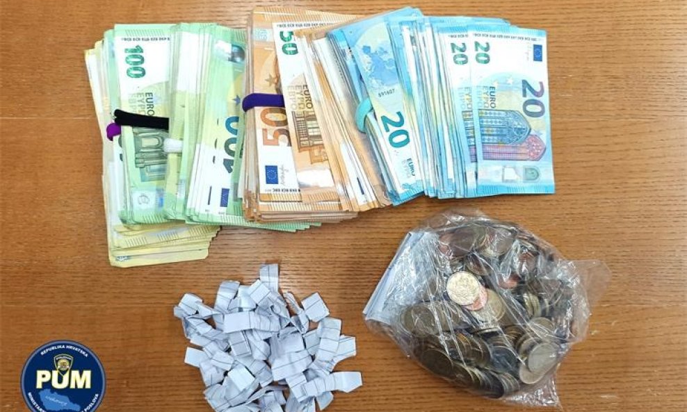 Međimurska policija zaplijenili gotovinu i smotuljke 'Galaxyija'