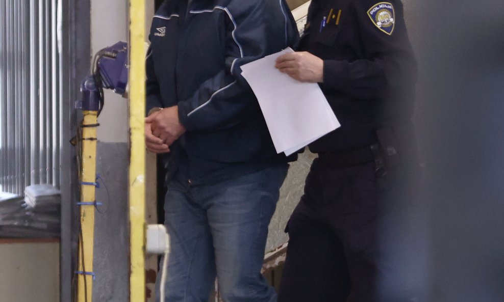 Privođenje uhićenih u HEP-u