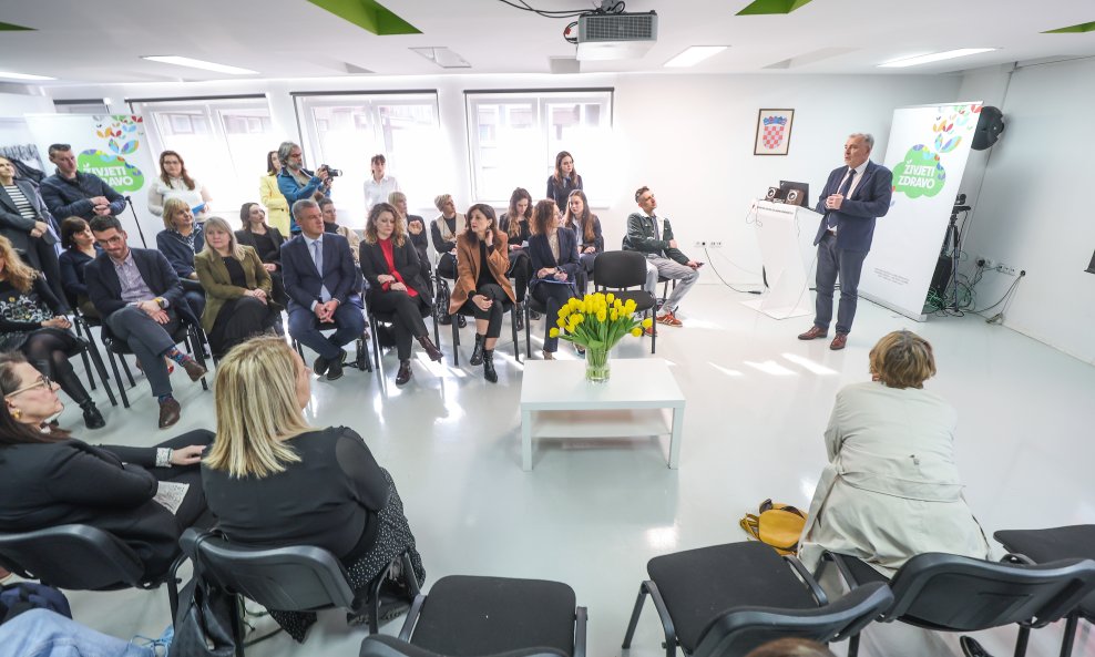 Predstavljena publikacija 'Dijete na prvom mjestu' povodm Svjetskog dana debljine