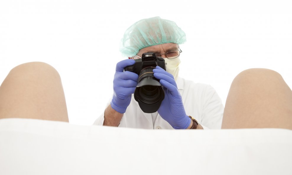 ginekolog snima kamera fotoaparat
