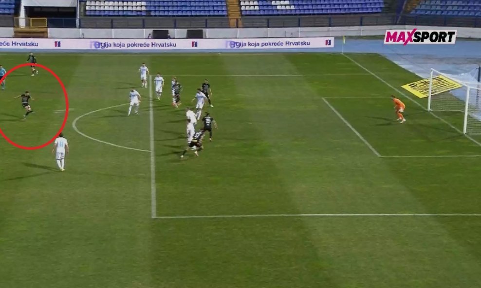 Banovec pogađa prečku