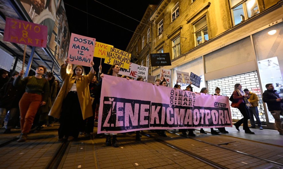 Noćni marš za ženska prava u Zagrebu