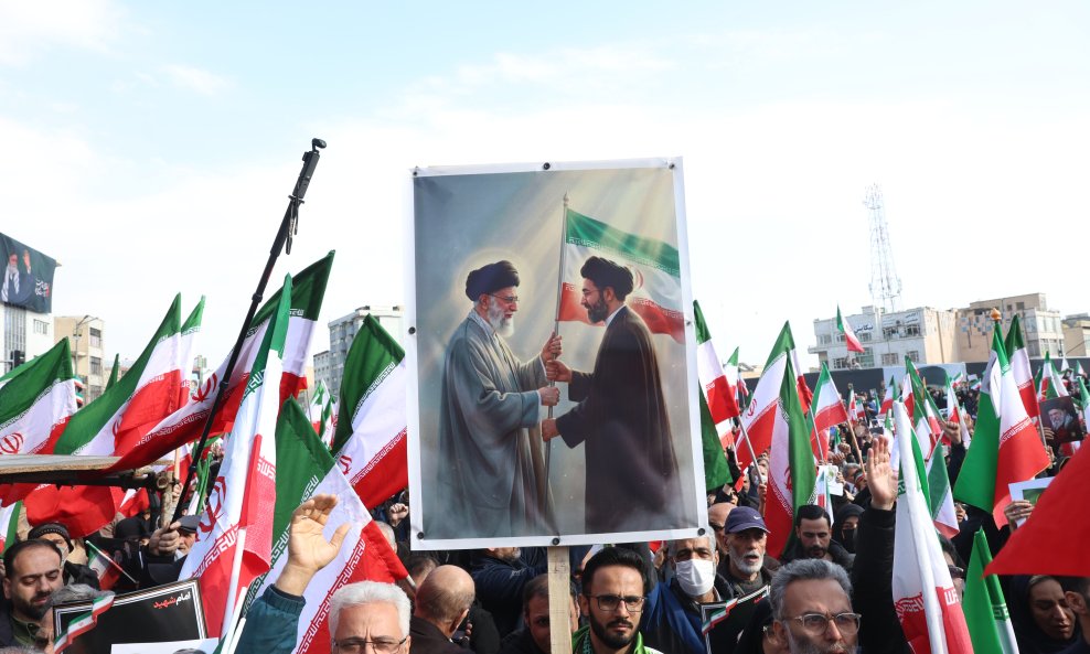 Iranci se okupili u Teheranu u čast novog ajatolaha Modžtabe Hamneija