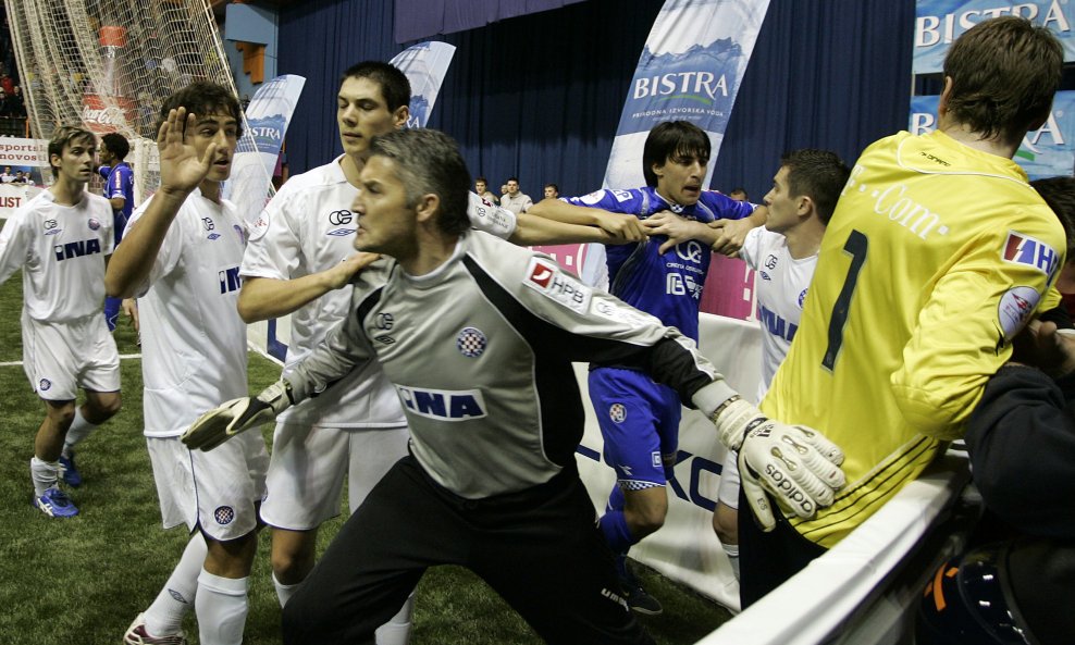 Vladimir Balić (u sredini)