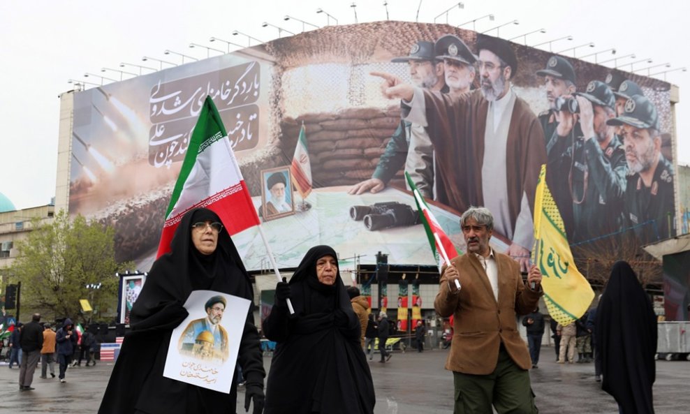 Detalj s ulica Teherana (ilustracija)