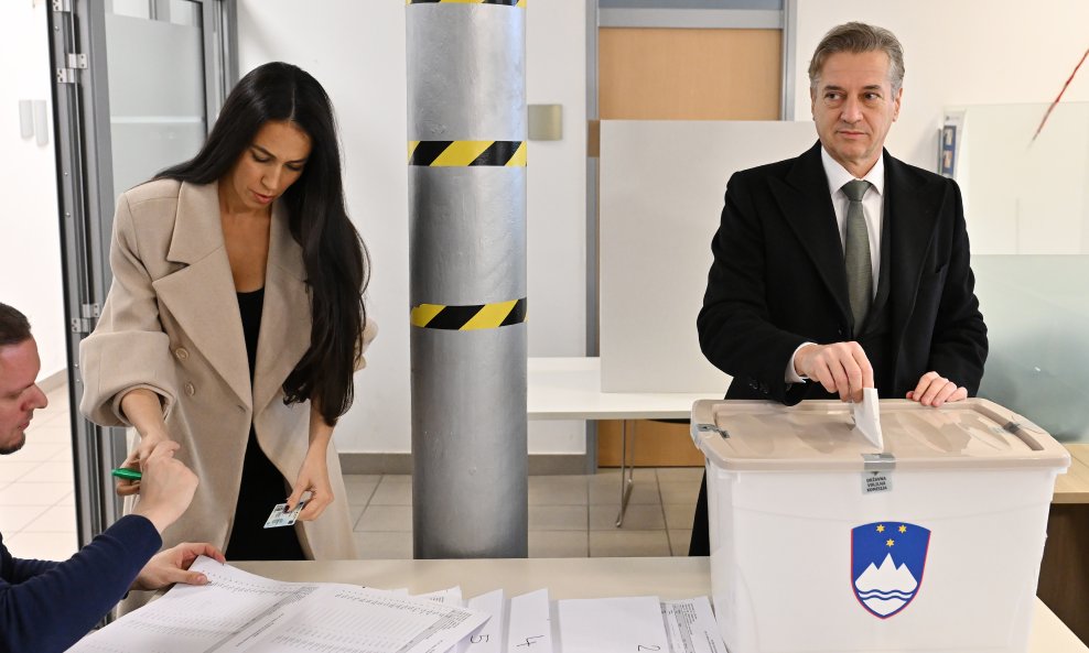 Slovenski premijer sa suprugom