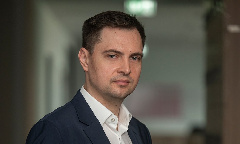 Dean Krušić, Combis