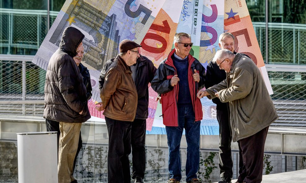 Građani koji ostanu raditi nakon 65., dobivaju bonifikaciju na mrovine