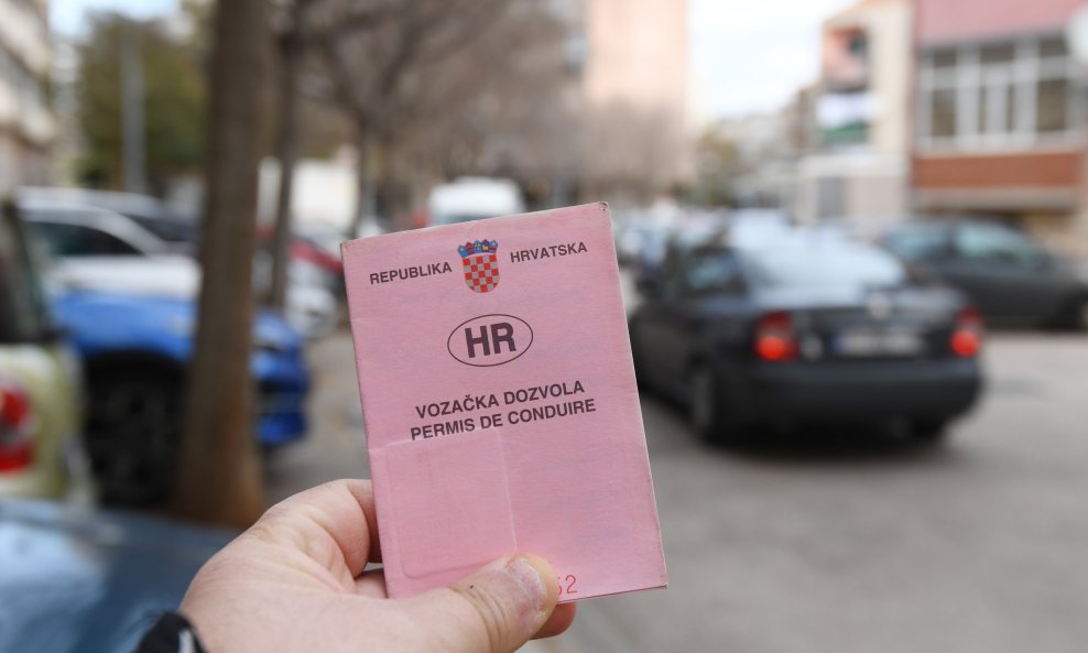 Vozačka dozvola (ilustracija)