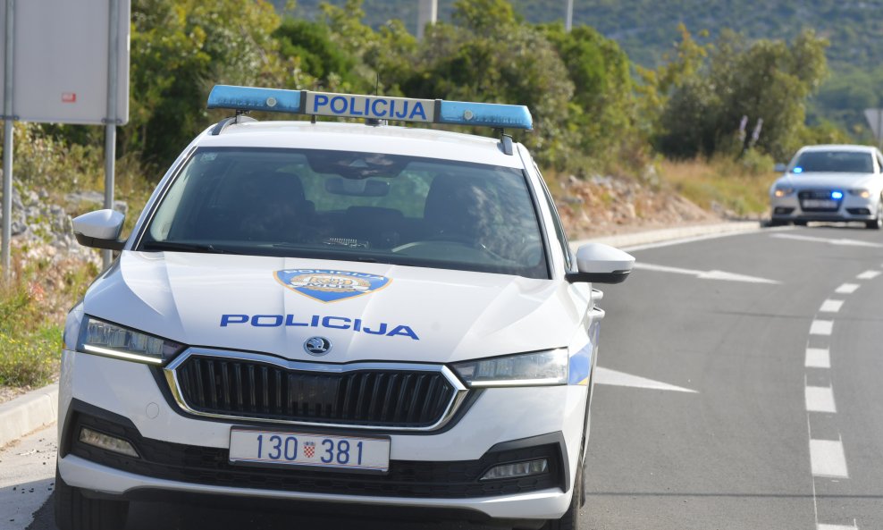 Policijski auto (ilustracija)