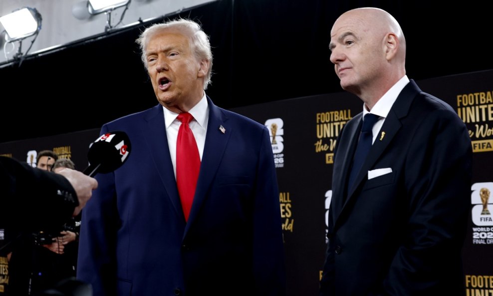 Predsjednik SAD-a Donald Trump (lijevo) i predsjednik FIFA-e Giovanni Infantino