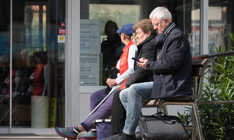 Šef HSU-a Veselko Gabričević najavio je uvođenje minimalne mirovine - ilustracija