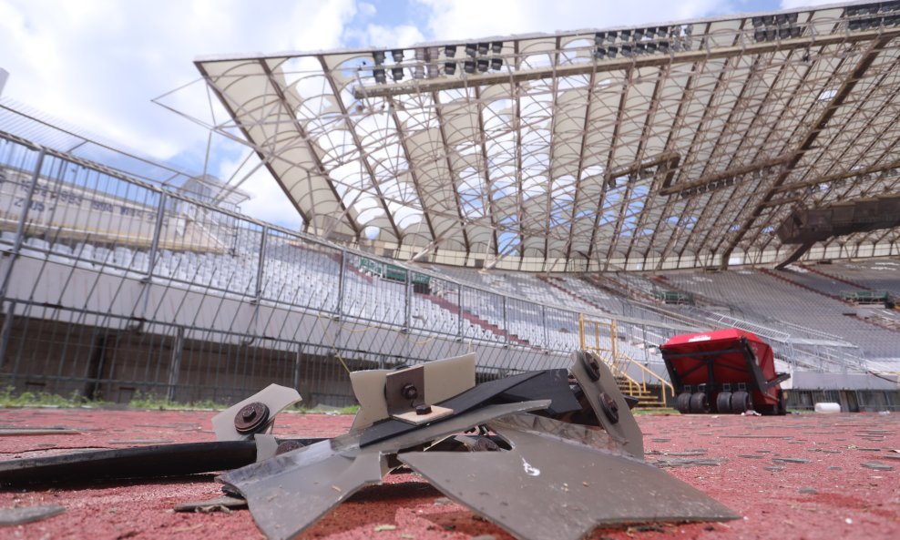 Oštećenje Poljuda u oluji