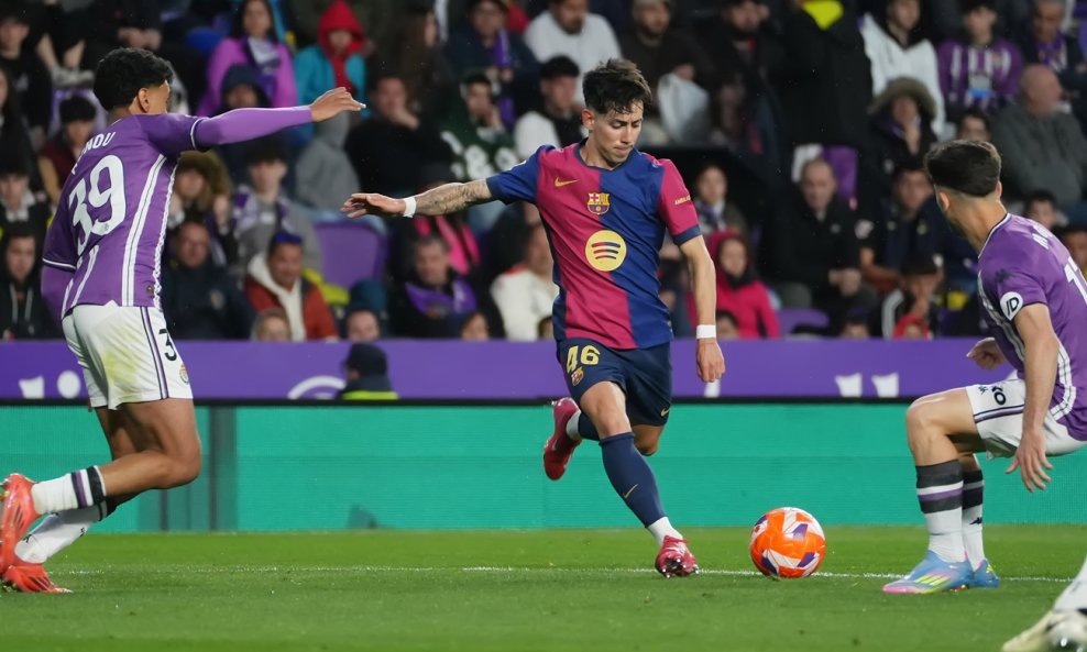 Dani Rodriguez (s loptom)